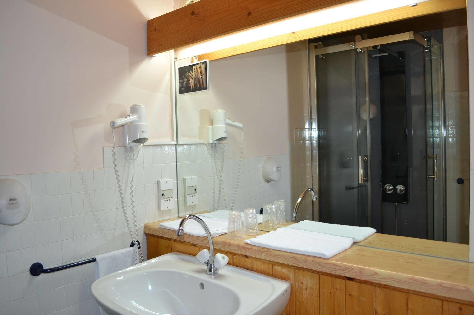 רואן Hotel Du Golf מראה חיצוני תמונה